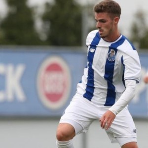 开云体育下载官网-意外！武汉三镇明明已引进新外援后腰，为何网传还想让葡超王牌来